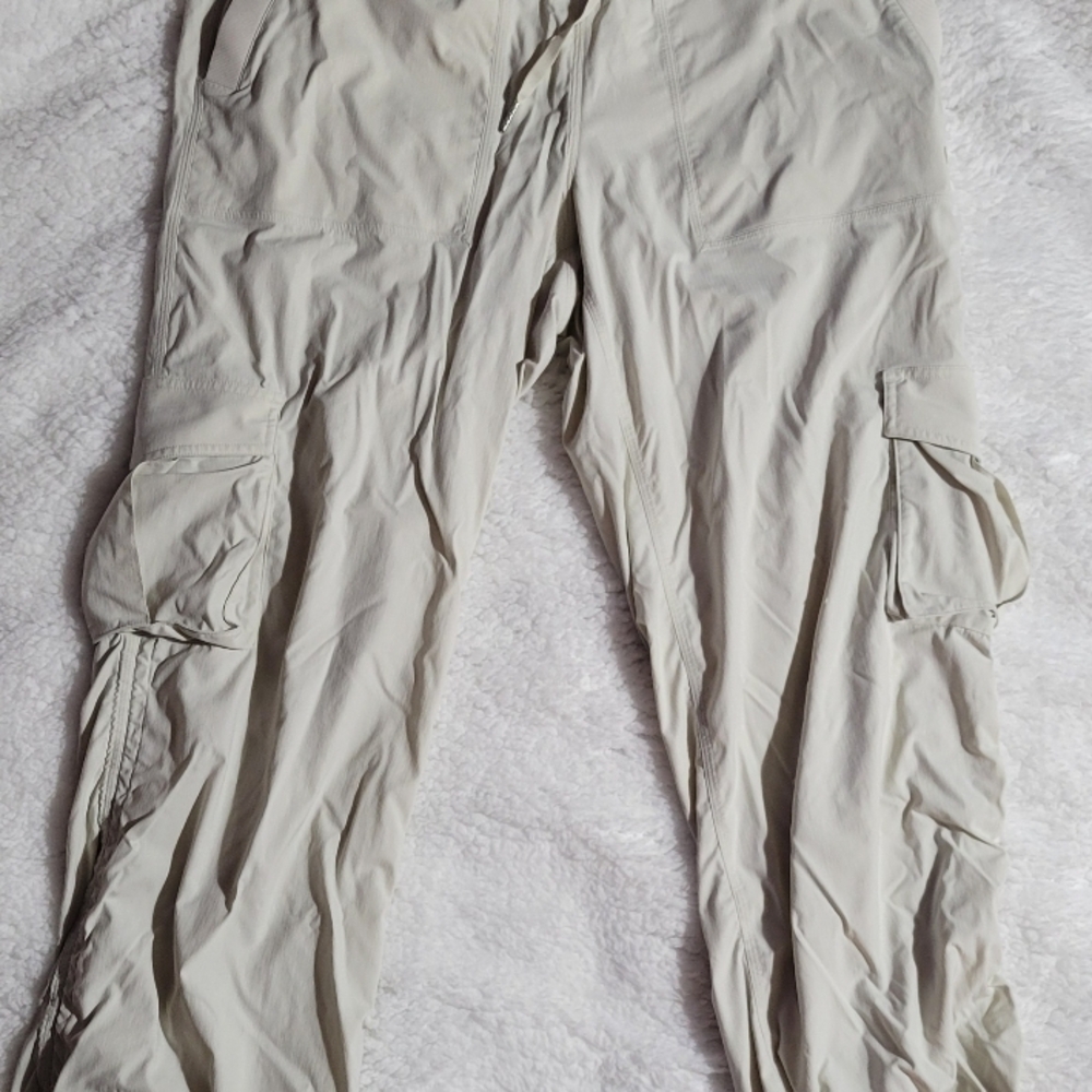 Women's Lululemon Cargo Pants - Cream